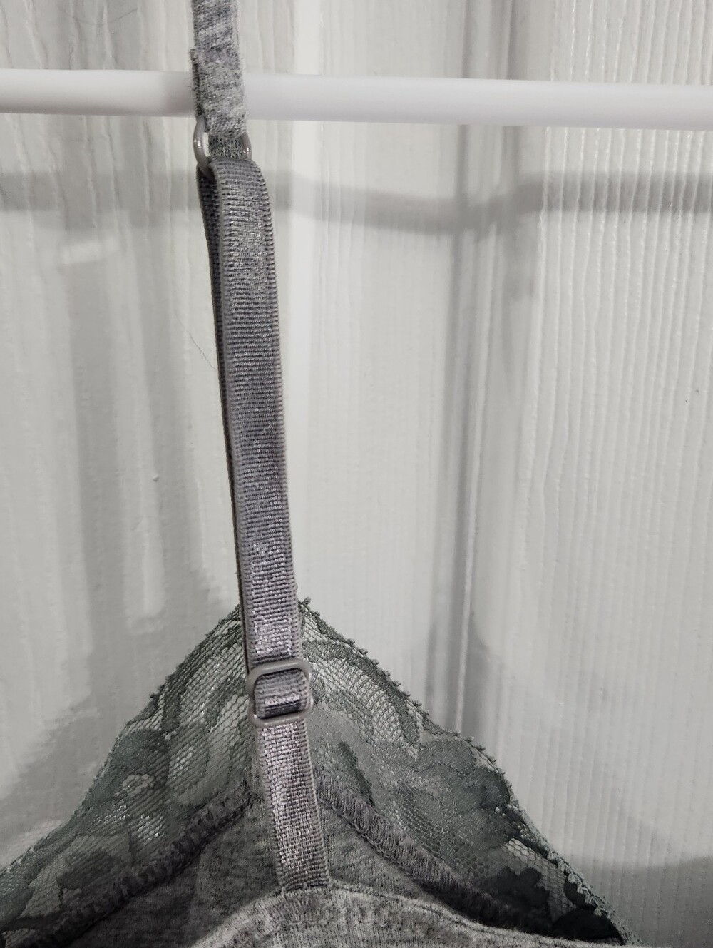 Vtg Grey lacey y2k adjustable Camisole built in bra stretchy lagenlook layers XL - Picture 4 of 7
